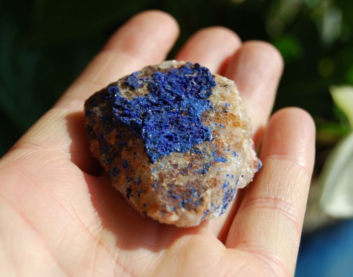 Druzy blue Azurite Crystals on Quartz , 43 grams