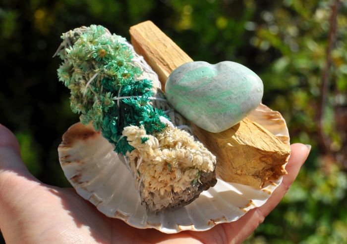 Smudge Set with Green Moonstone Heart, White Sage, Palo Santo and Shell