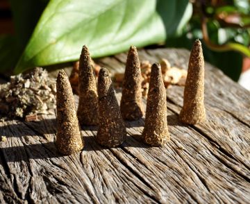 Palo Santo, Opoponax and Mugworth Incense Cones for Cleansing and Relaxing, All natural Homemade -  Lot of SIX